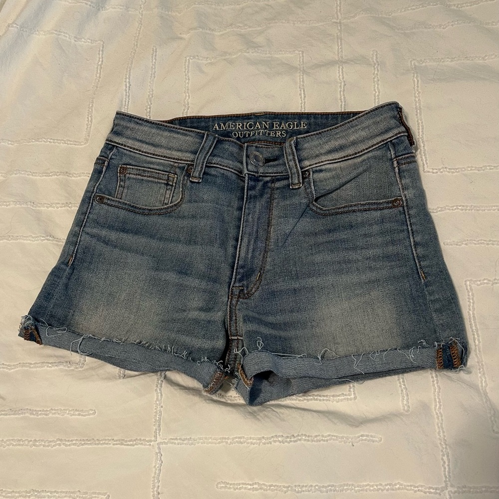 American Eagle NWOT Women's Hi-Rise shortie jean shorts